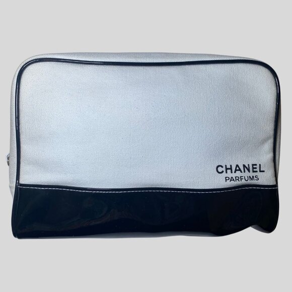CHANEL Vintage Parfums/Makeup Bag - Picture 1 of 8